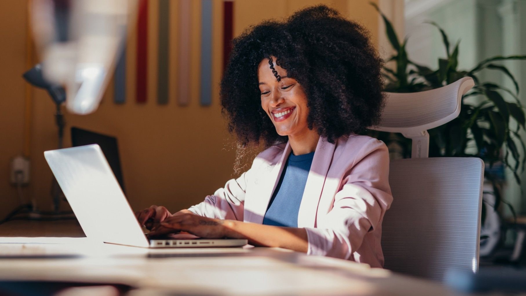 Mais de 100 vagas 100% home office reforçam transição para trabalho remoto no Brasil